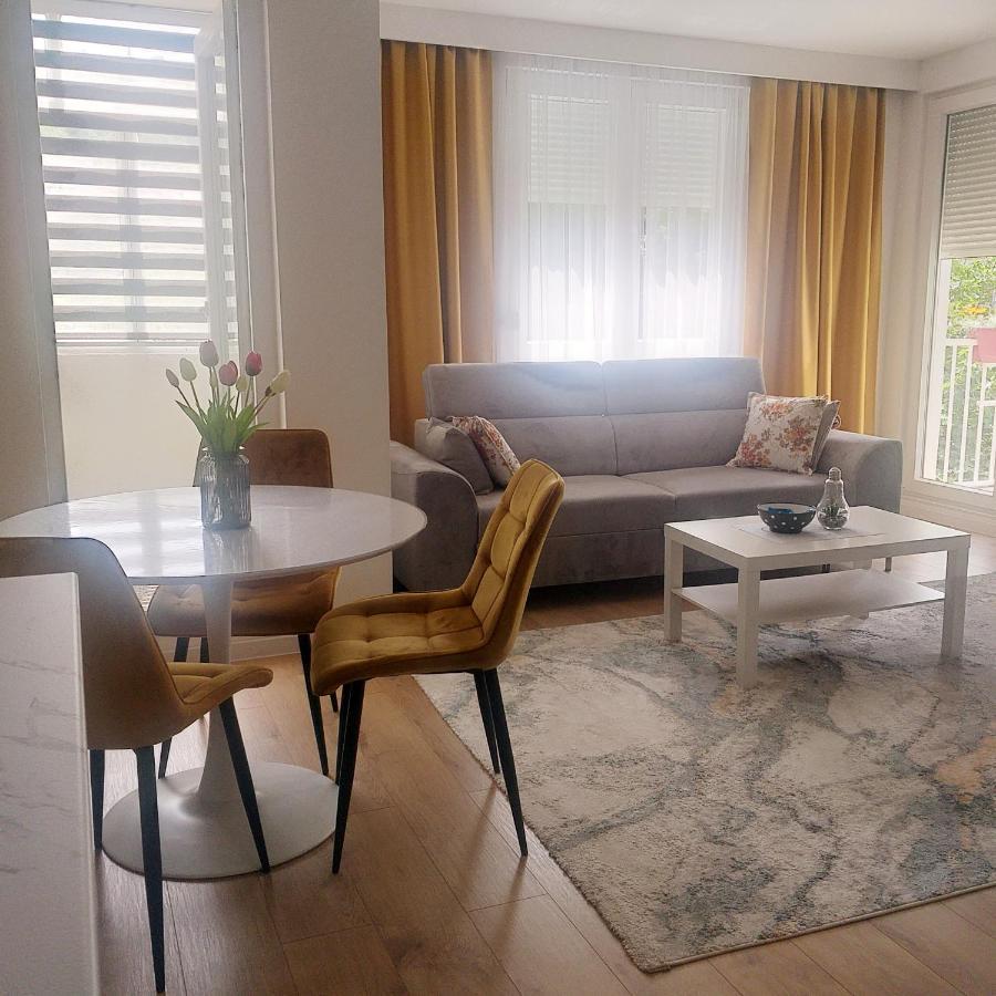 מוסטר Apartman Neyla מראה חיצוני תמונה